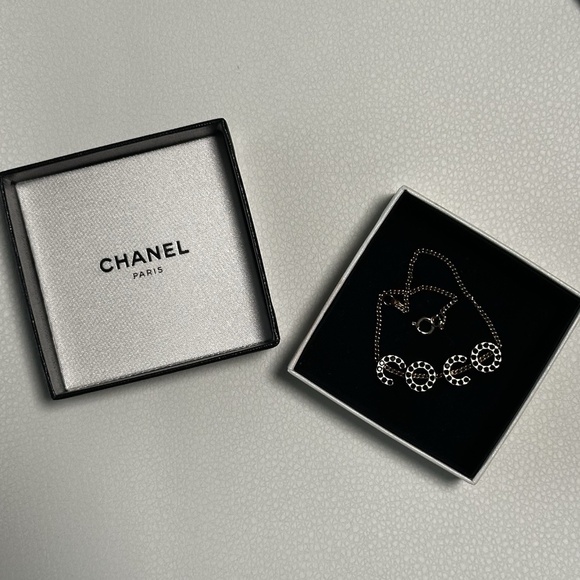 Chanel 01A COCO Gold Coloured Chain Bracelet with Black Rhinestones - Picture 12 of 13